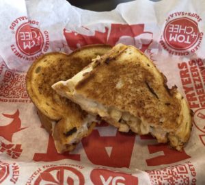 grilled_mac_and_cheese_tom_chee